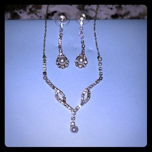 Bridal earrings and necklace set